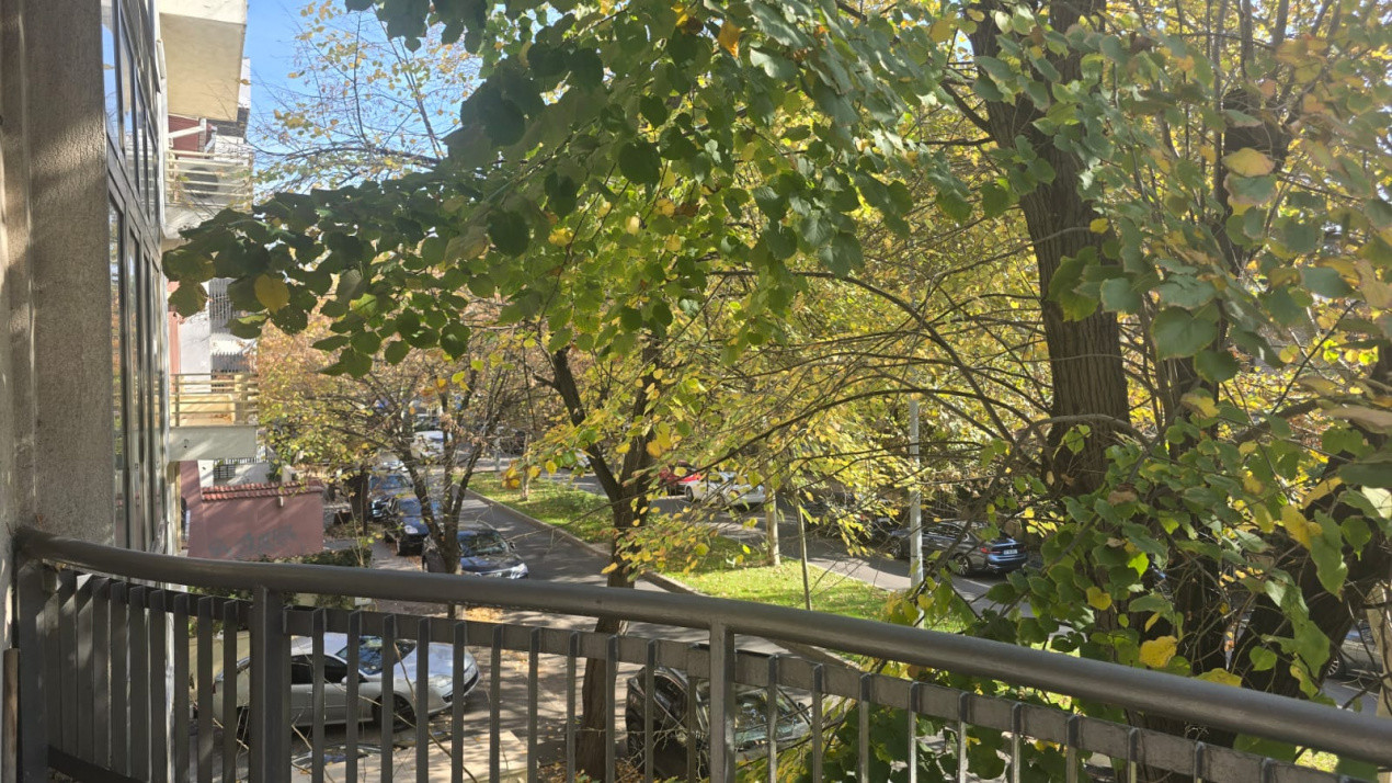 Închiriere apartament Bd. Primaverii - stradal, 5 camere, etaj 1