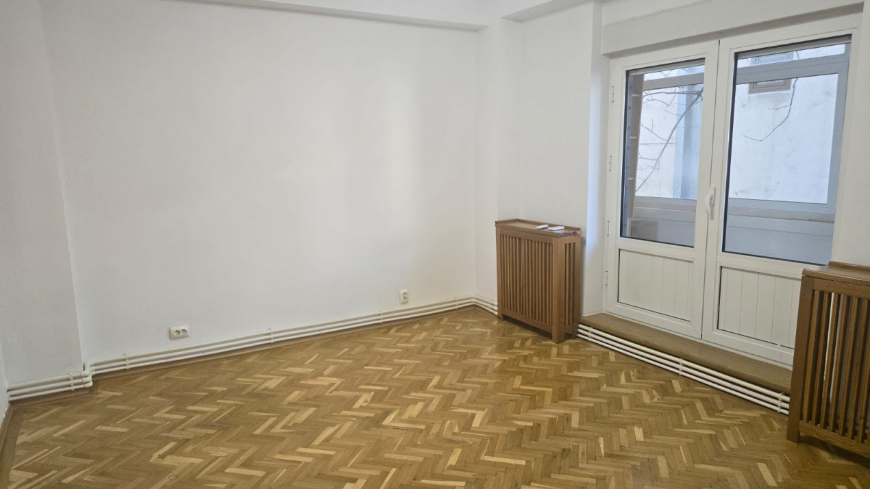 Închiriere apartament Bd. Primaverii - stradal, 5 camere, etaj 1