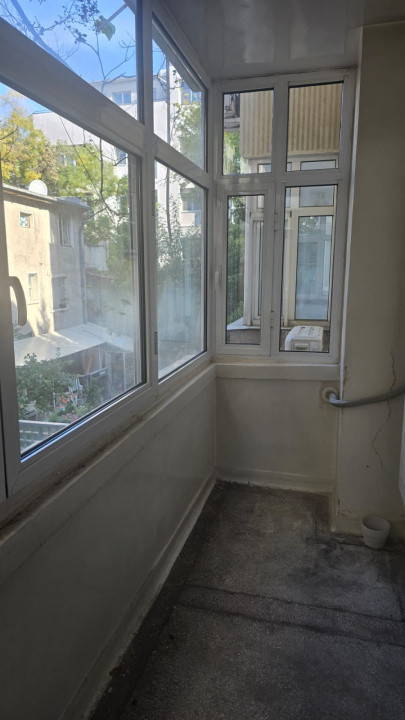 Închiriere apartament Bd. Primaverii - stradal, 5 camere, etaj 1